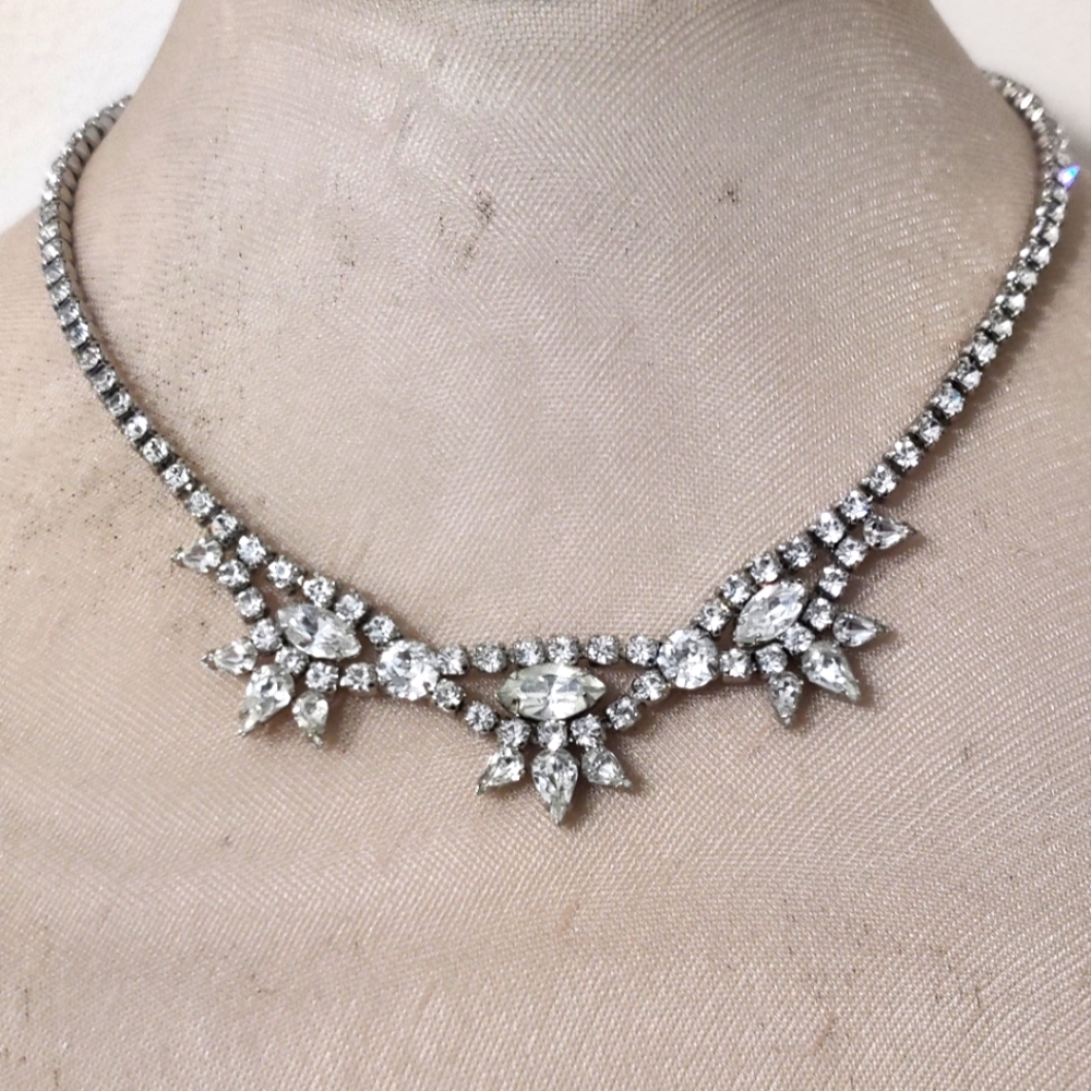Retro Diamante Dazzling Crystals Necklace